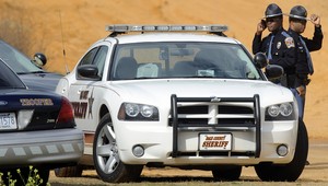 Ozbrojený muž sa zabarikádoval v bunkri aj s chlapcom (6)