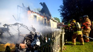 V USA havarovali dve malé dopravné lietadlá. Narazili do domov