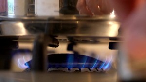 Ceny plynu na trhoch v poslednom období klesajú, na zimu ho asi máme dosť