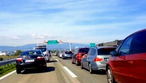 PRIESKUM: Európski vodiči vs. Slovenskí. Kto je agresívnejší a kto sa lepí na vozidlá?