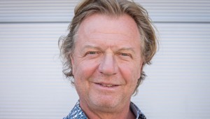 Maroš Kramár už svoju novú lásku neskrýva: Ruka v ruke sa predviedli na premiére filmu!