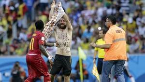 Narušiteľ zápasu Ghany s Nemeckom propagoval neonacizmus