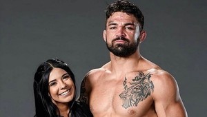 Nástup po boku hviezdy UFC je na predaj