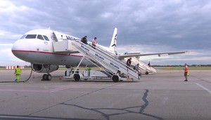 Kúpili ste si letenku, ale nemusíte odletieť.  Ako sa nenechať "vyhodiť" z lietadla a získať kompenzáciu