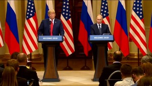 Priateľské žmurknutie či lopta ako dar. Prezidentské stretnutie vyvolalo zmätok a hnev