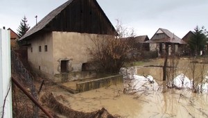 Slovensko ohrozujú povodne. Prvé rieky sa už vyliali