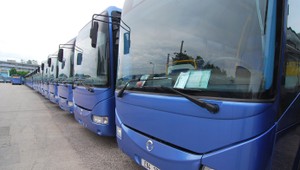 Roman (26) vykopol Borisa (45) z autobusu, v nemocnici zomrel