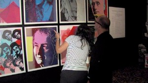 Warholovci navštívili múzeum Andyho Warhola v Medzilaborciach