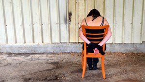 Manželský pár väznil tri ženy, susedia si nič nevšimli