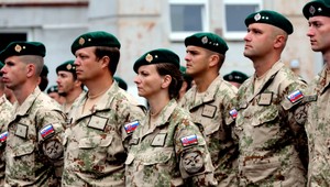 Plytvanie v armáde. Státisíce za zbytočné nemocničné lôžka