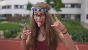 Večera v znamení nedeľnej omše? Simona vytiahne pred hosťami skutočne zvláštnu vec!