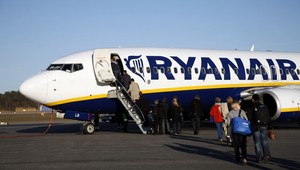 Piloti štrajkujú a lietadlá zostávajú na dráhe. Letecký prepravca zrušil až 600 letov