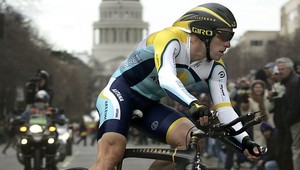 Armstrongovi dajú pokoj