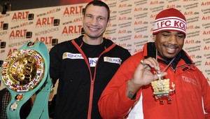 Vitalij Kličko ešte proti Chisorovi a Hayemu