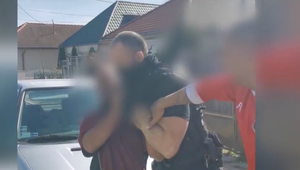 TAKTO to vyzeralo v centre obce Rybany. Na ulici sa bili policajti a miestni Rómovia