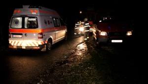 Muž sa vyhrážal otcovi, že ho zabije. Nakoniec vyliezol na strechu a chcel skočiť