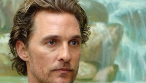 Hollywoodsky herec Matthew McConaughey prešiel ďalšou veľkou fyzickou zmenou v novom filme s názvom Gold