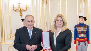 Prasynovec Štefánika odovzdal vyznamenanie Rad bieleho leva