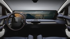 Takúto širokú obrazovku sme v automobile ešte nevideli