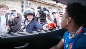 Redaktorovi TV JOJ sa na skútri podarilo odchytiť známeho YouTubera IShowSpeeda