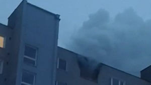 Požiar paneláka pripravil štyroch ľudí o život. Tí, ktorí sa zachránili, netušia, kedy sa vrátia domov