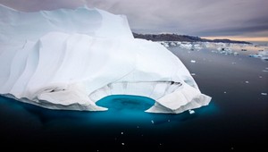 Na Antarktíde a v Grónsku sa zvyšuje tempo topenia ľadovcov