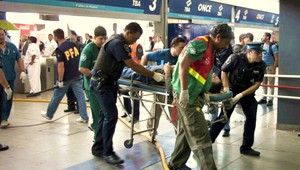 Vykoľajil sa vlak! 49 mŕtvych, 550 zranených!