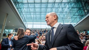 Nástupca Merkelovej chce novú vládu do Vianoc