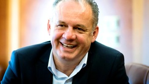 Kiska drží slovo. Desiatim rodinám rozdal augustový plat