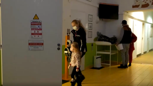 Za uplynulý týždeň bolo u lekára takmer 98-tisíc ľudí. Chrípka bude na vrchole pred sviatkami