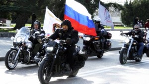 Do Prahy dorazili Noční vlci, proti jazde Rusov protestovali desiatky ľudí