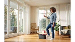 Plavte sa s vlajkovou loďou Vileda na vlne navoňaných podlahových krytín