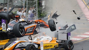 Hrozivá nehoda formúl len pár dní po smrti Huberta