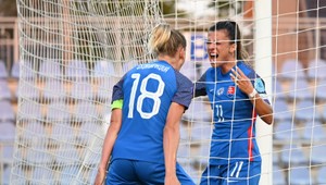 Rozhodla krásna strela Mikolajovej, Slovenky zdolali Rumunsko