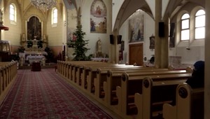 V jednej obci je 99 percent obyvateľov katolíkov, v druhej takmer všetci ateisti. Pozreli sme sa, ako trávia nedeľu dva protipóly