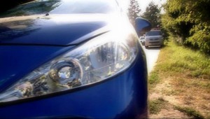 Klaudia (13) a Michaela (15) sa bicyklovali. Vleteli pod auto