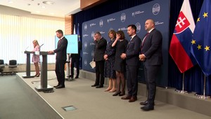 Zamestnávatelia posielajú tvrdý odkaz vláde: Peniaze sme vám zverili, tak začnite šetriť