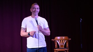 "Stres z chudoby je lepší ako z práce!" Michael Szatmary nechal novinárčinu a teraz je o ňom film!