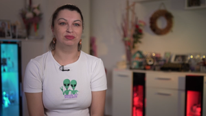 Povedali by ste na Vlastu, že má dospelú dcéru? Mamou sa stala ešte, keď bola dieťa!