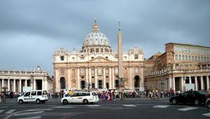 Vatikán ako práčka peňazí, namiesto žartu realita