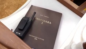 Nakrúcanie novej Perinbaby sa skomplikovalo. Do penziónu vtrhli zlodeji