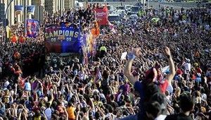 "Tri-campeones" vítalo v Barcelona viac ako milión ľudí