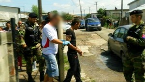 Razia v osade. Mladíci napadli sekerou dôchodcu (84)