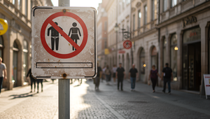 Ďalšie francúzske mesto zaviedlo pokutu za chodenie v plavkách v uliciach