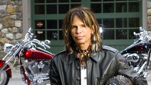 Steven Tyler chce zažalovať svojich kolegov