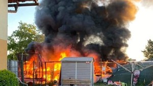 Hlavným mestom sa šíril hustý dym. Podľa informácií TV JOJ horeli fóliovníky v Moste pri Bratislave