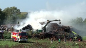 V Drietome horelo niekoľko ton dreva. Valiaci sa dym z firmy bolo vidno na kilometre ďaleko