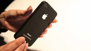 Zamestnanec Apple zabudol nový prototyp iPhonu v bare!