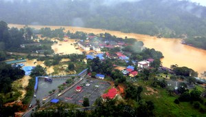 V Malajzii evakuovali kvôli záplavám 160 000 ľudí