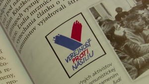 Čo sa deti učia o Nežnej revolúcii? V učebniciach chýbajú kľúčové informácie